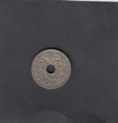 Beschrijving: 10 Centimes HOLE